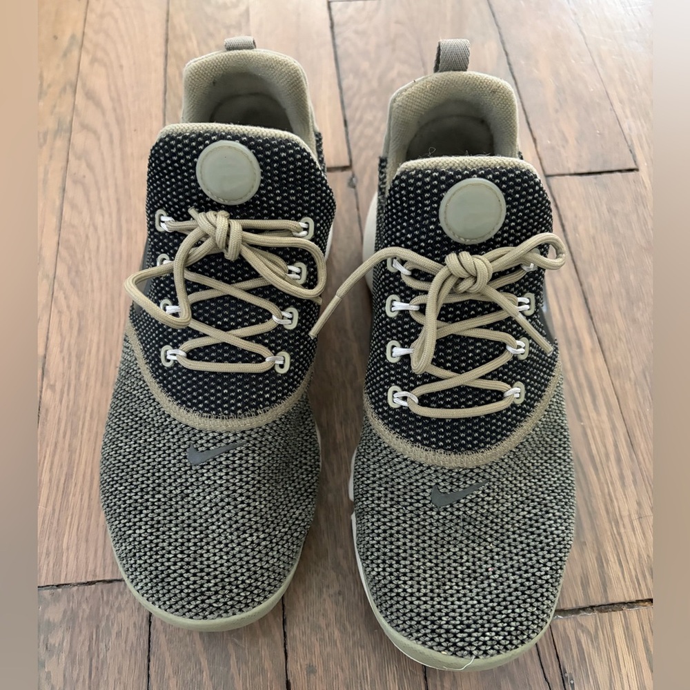 Nike Olive Knit Sneakers sz 6.5